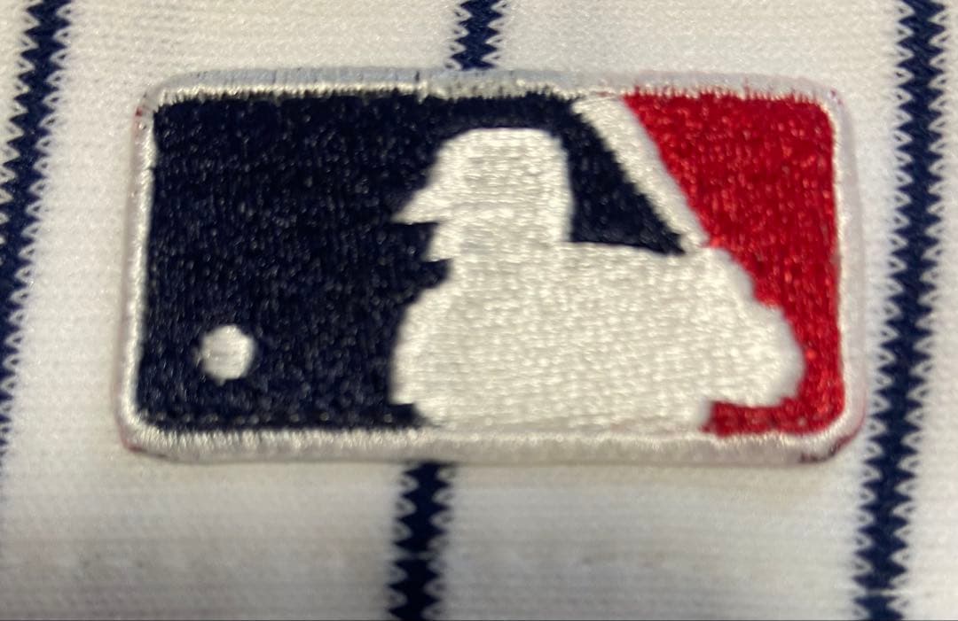 松井秀喜選手サイン入りニューヨーク・ヤンキースホームジャージ100周年パッチ付き