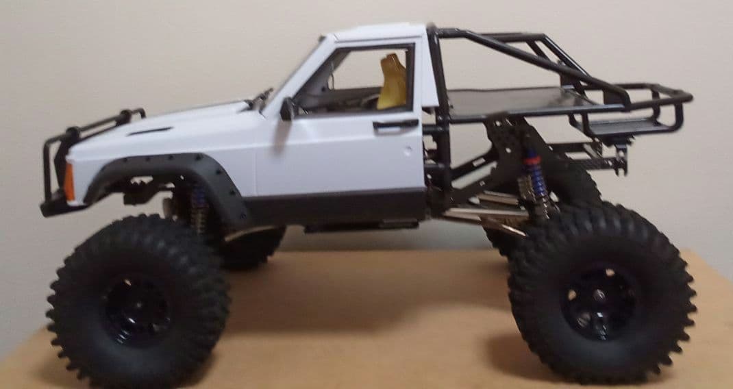 1/10 RCクローラー チェロキー風プラボディ・ポータルアクスル搭載！