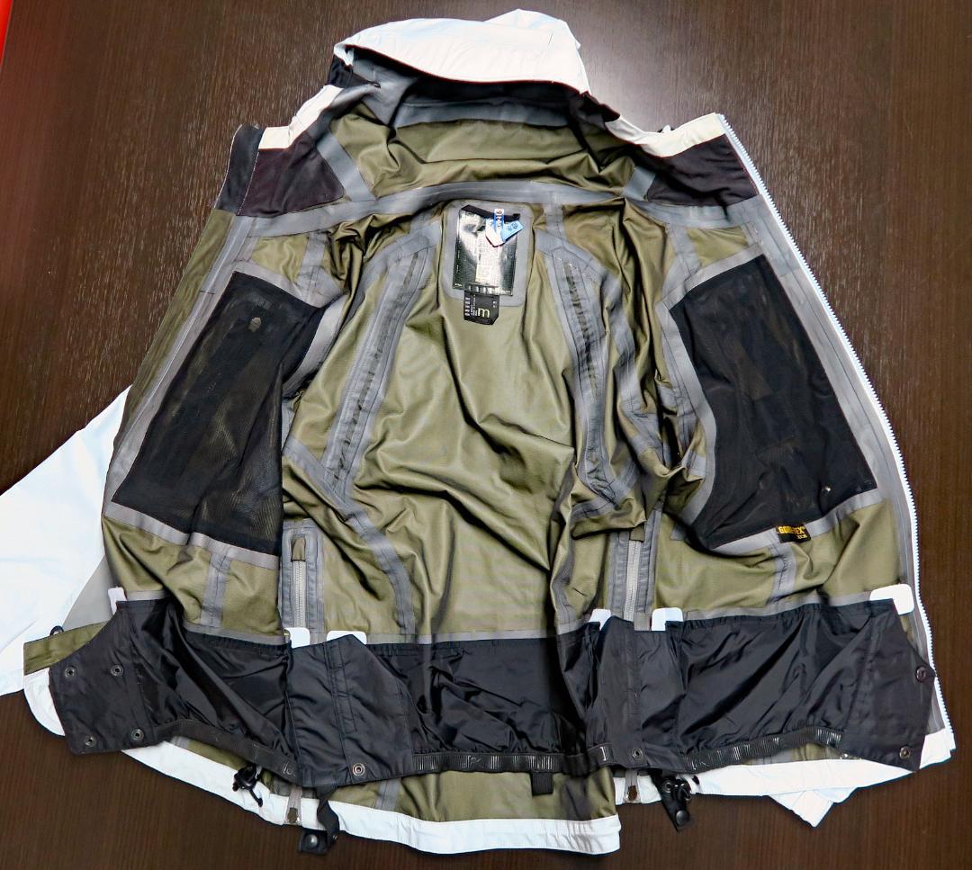 Burtonバートンak 3LジャケットGORE-TEX男女兼用 最高峰XCR