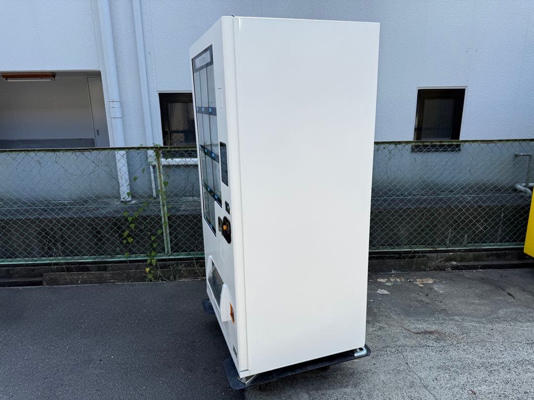 サンデン　ど冷えもん　冷凍自動販売機　新紙幣　新５００円対応　２０２２年製