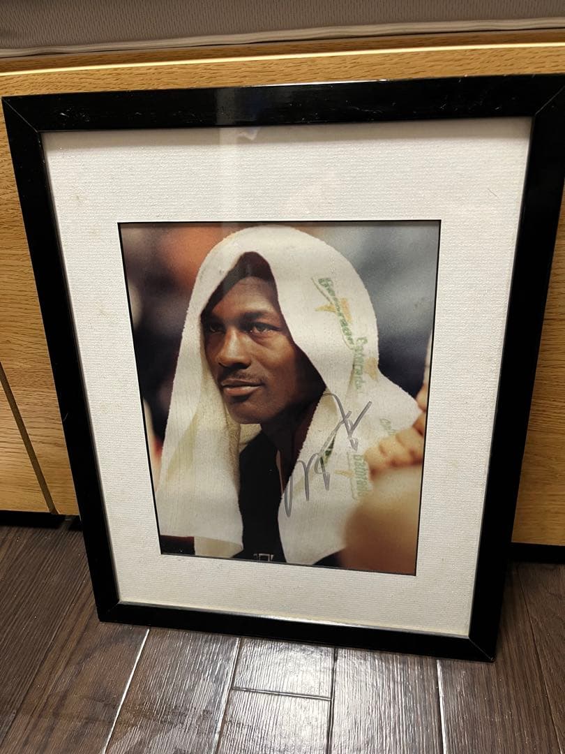 ジョーダン　サイン入りバスケットボール写真 フレーム付き