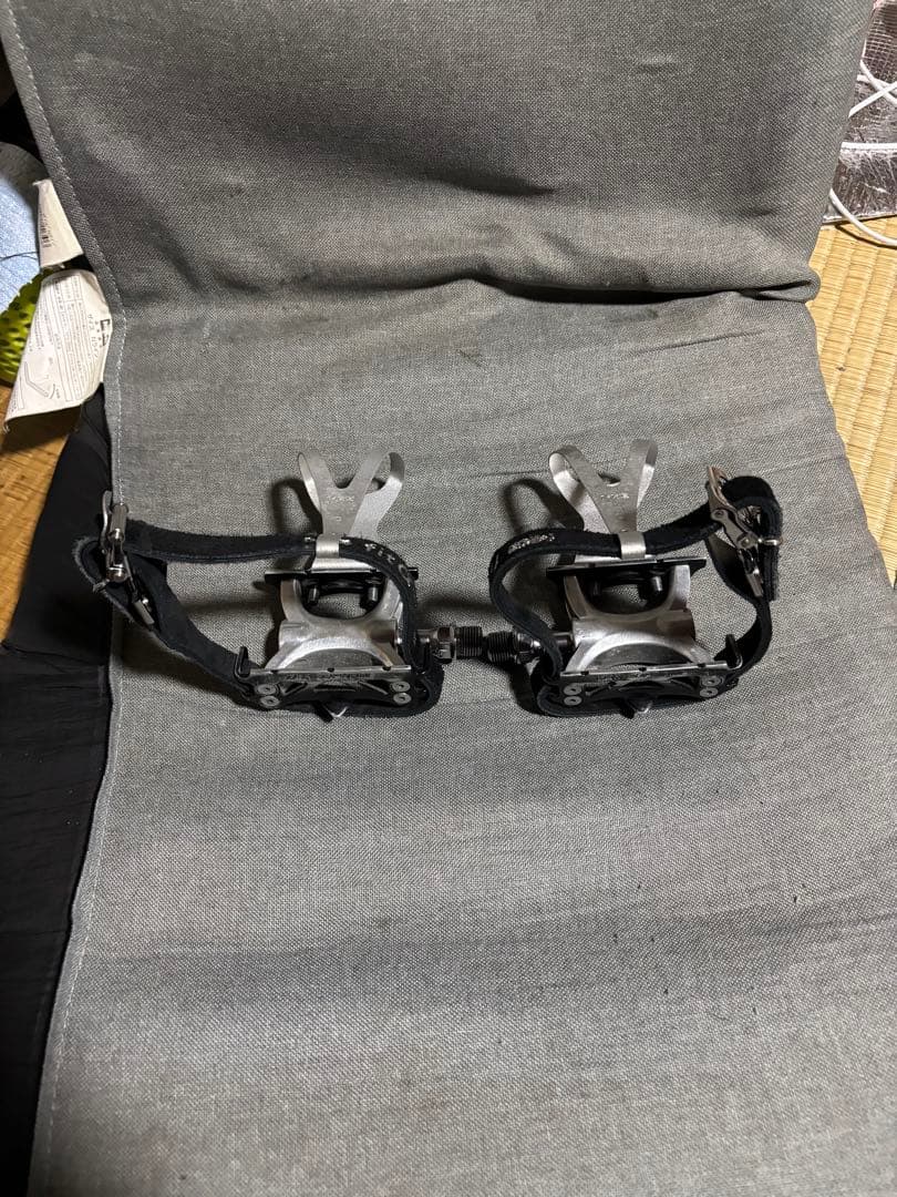 競輪ペダルsupreme njs