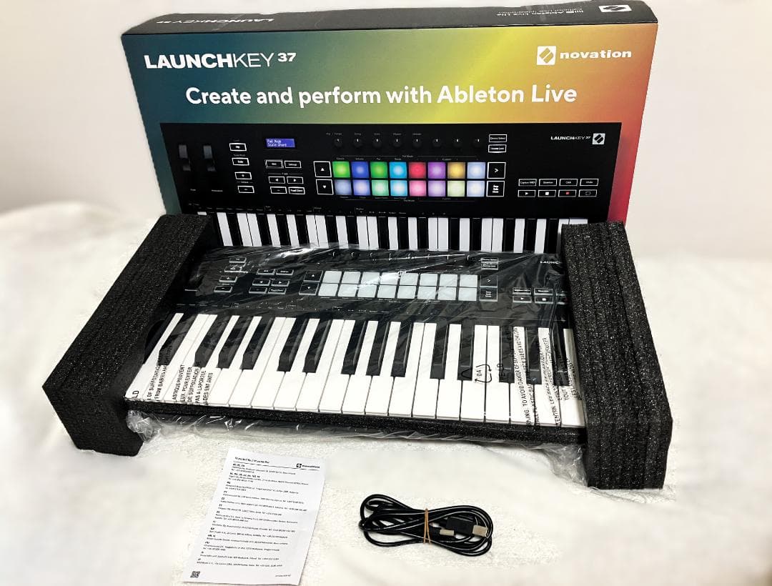 Novation Launchkey 37 MIDIコントローラー