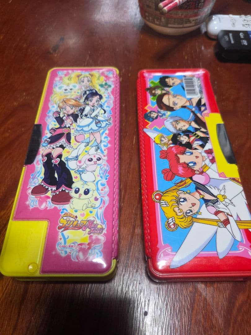 プリキュアとセーラームーンの筆箱セット
