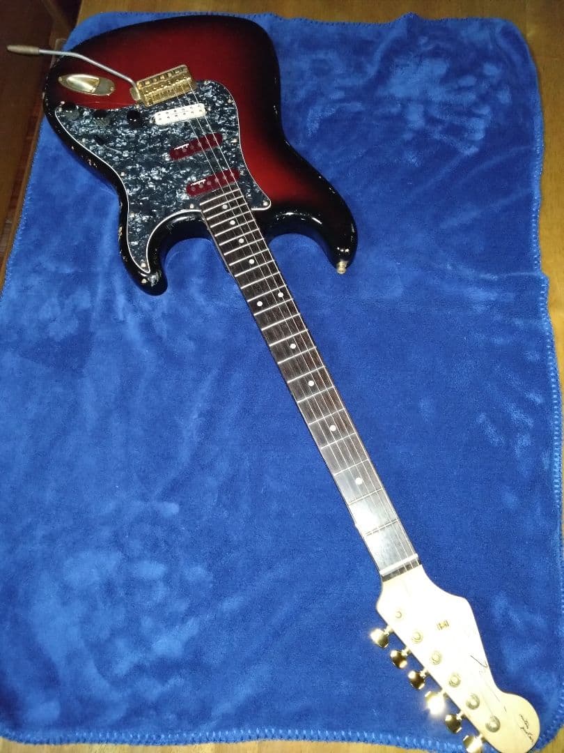 コンボーネント、カスタムギター