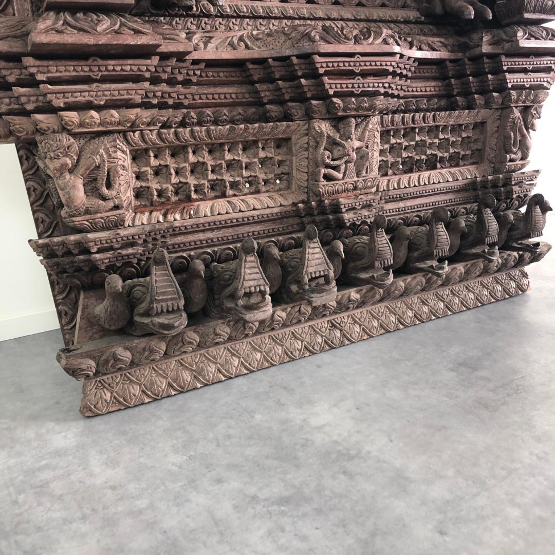 ピーコックウィンドウ　アジア伝統様式の壁掛け型フレーム