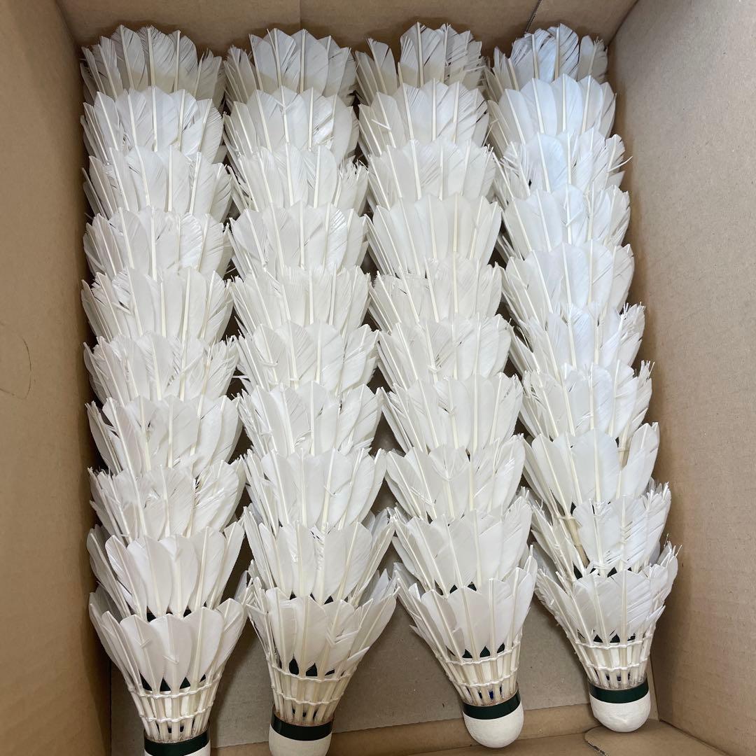 ニューオフィシャル【 YONEX 】使用済みシャトル 110個