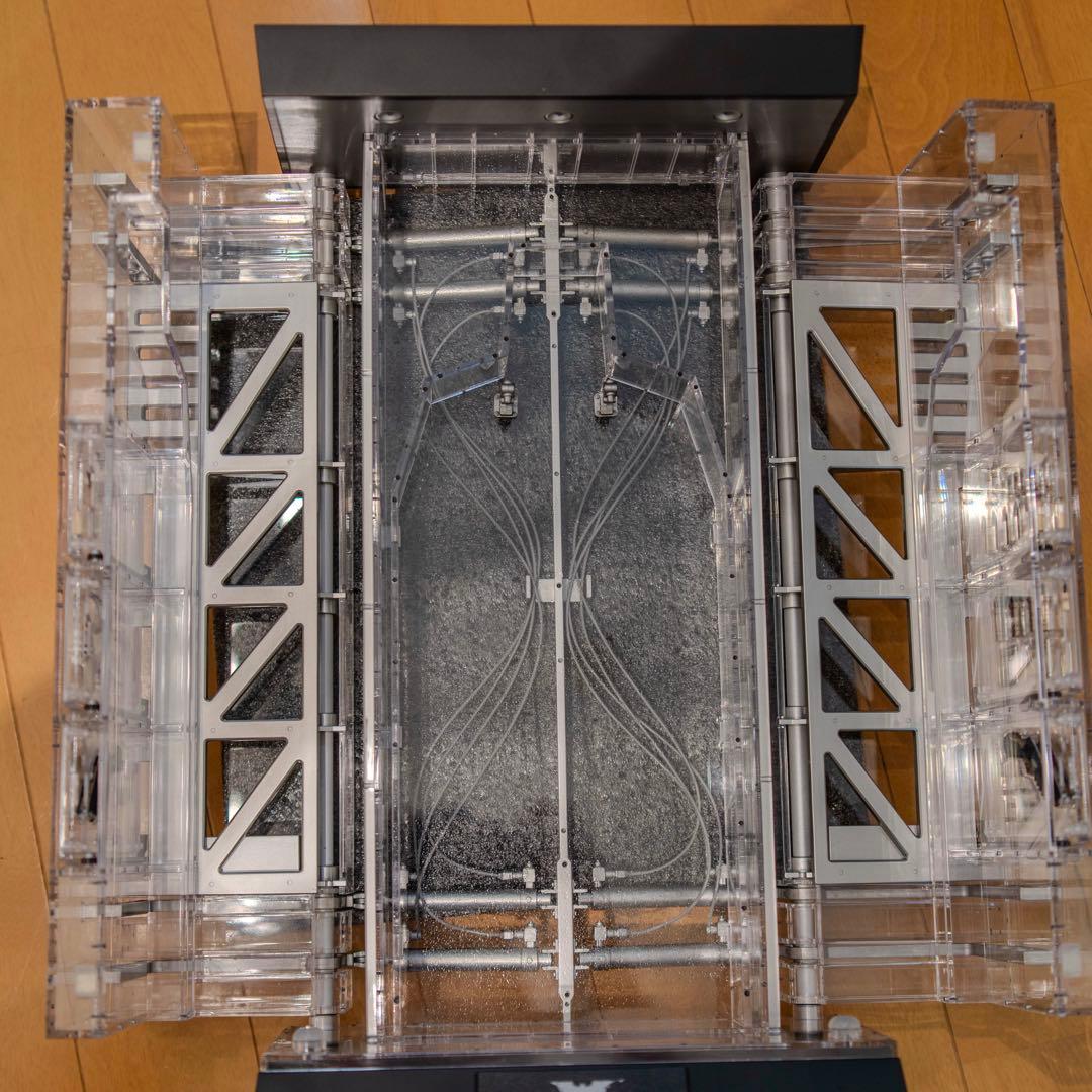 ホットトイズ 格納庫 ダークナイト ライジング バットマン 1/6