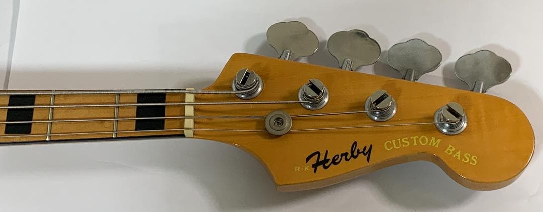 Healy Custom Bass エレキベース