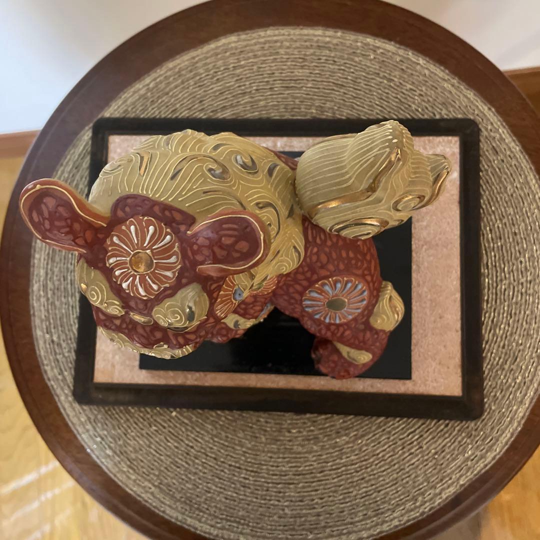 陶器製 獅子の像 ガラスケース入り