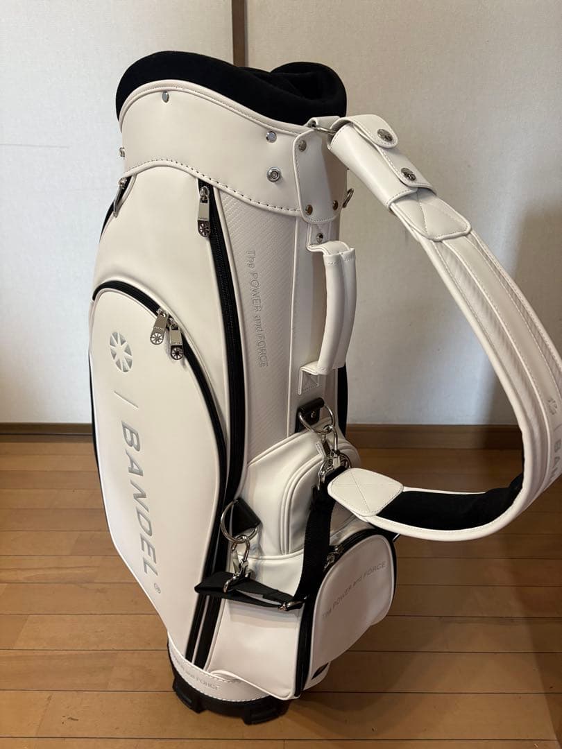 極美品　3点式　Bandel ゴルフバッグ・キャディバッグ　バンデル