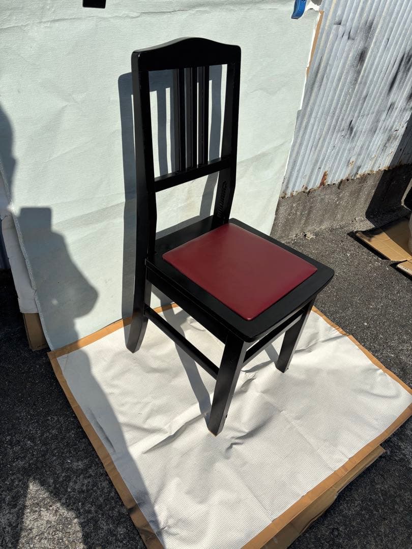 背もたれ付ピアノ椅子　足部フェルト付き　座面新品比較的きれい　スラットバック椅子
