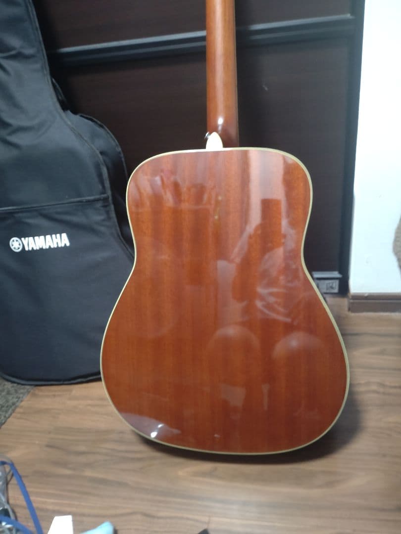 Yamaha アコースティックギター ギターケース、カポ、スタンド、入門書付き