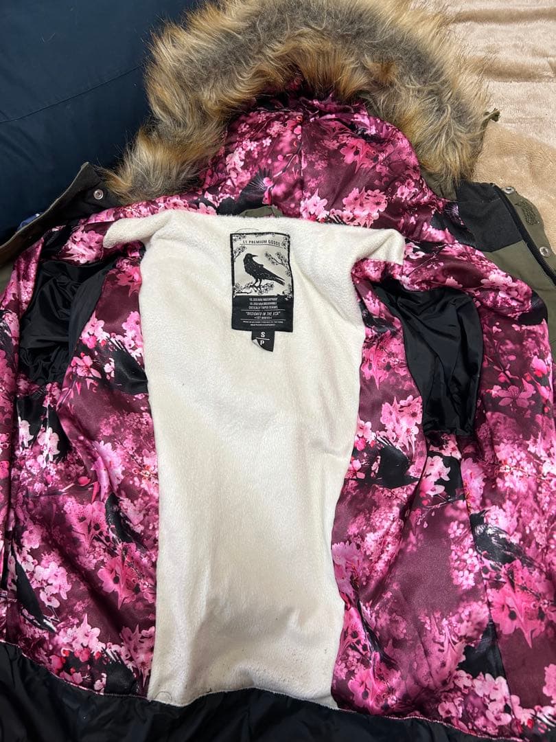 L1エルワン　スノーボードウエアジャケット　ウェア　ビブパンツセット　女性用