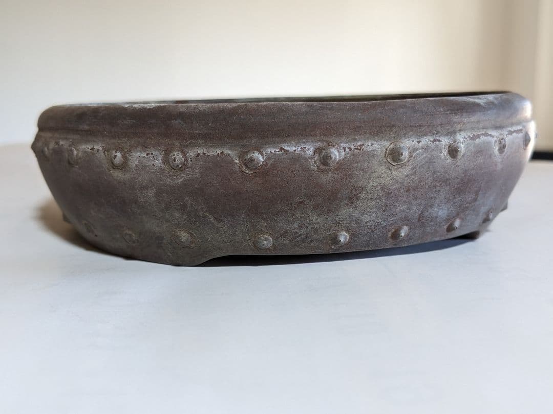 ♦中国古美術品 宜興窯賓山倣古 紫砂 紫泥 鋲打ち丸形三足ミニ盆栽鉢古玩 骨董品