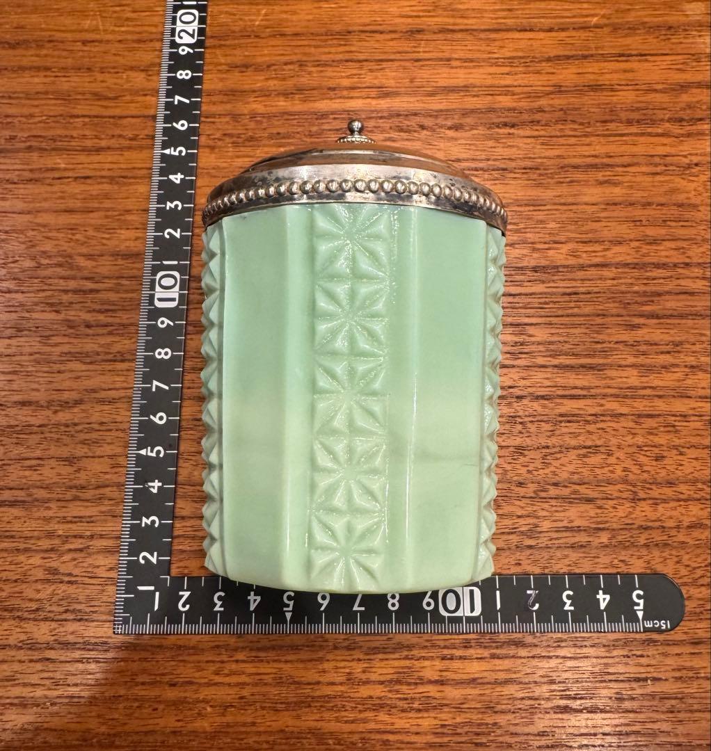 イギリスアンティーク ミントグリーンのガラス容器 金属製蓋付