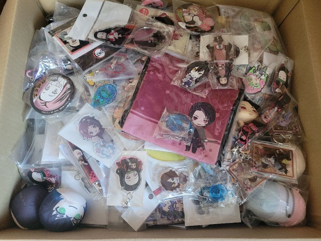 アニメなどのグッズ　ノンジャンル　大量　120サイズ