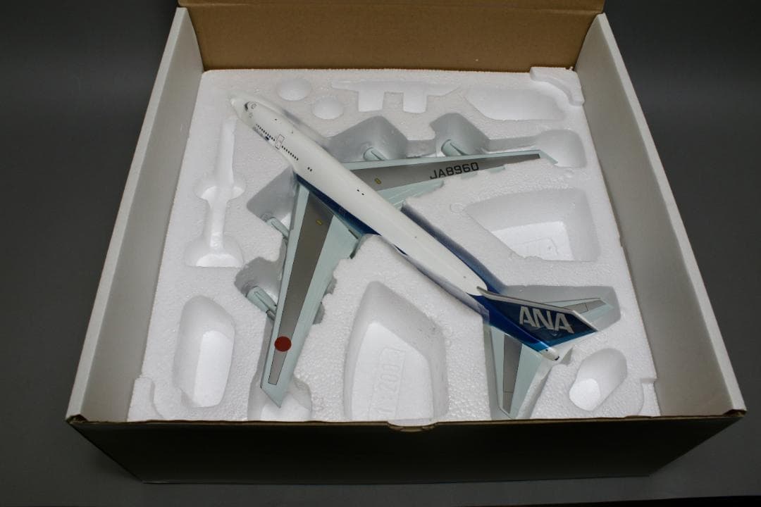 レア ANA B747-400D JA8960 1/200 完成品