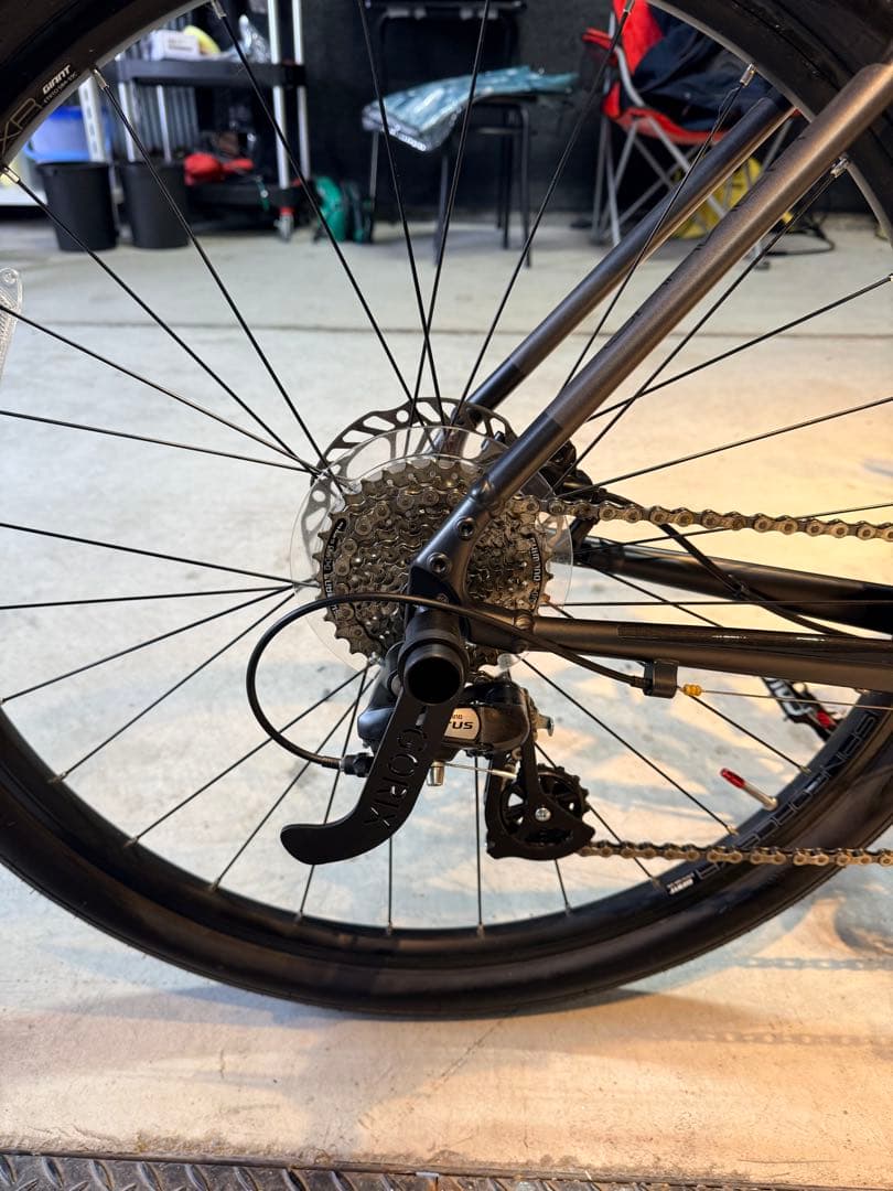 クロスバイク ブラック アルミフレーム