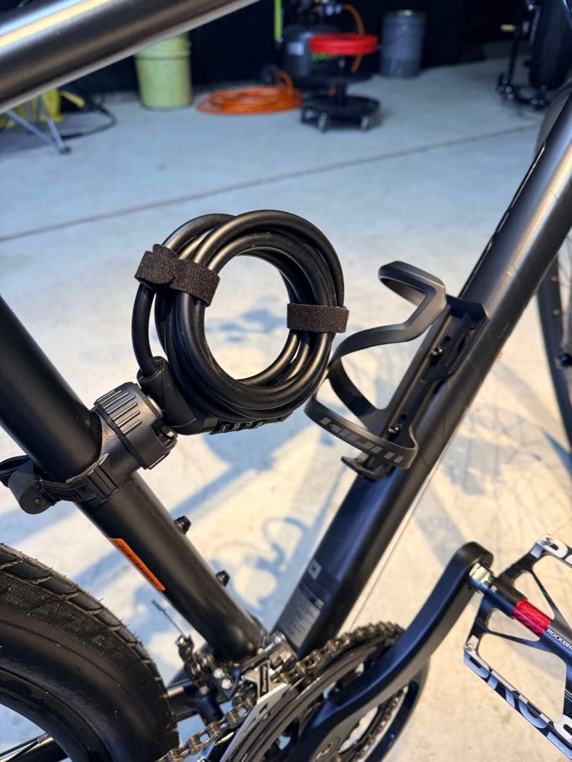 クロスバイク ブラック アルミフレーム