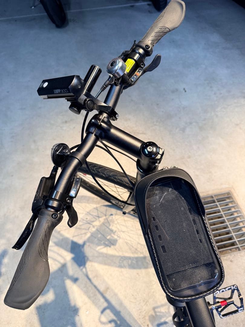 クロスバイク ブラック アルミフレーム