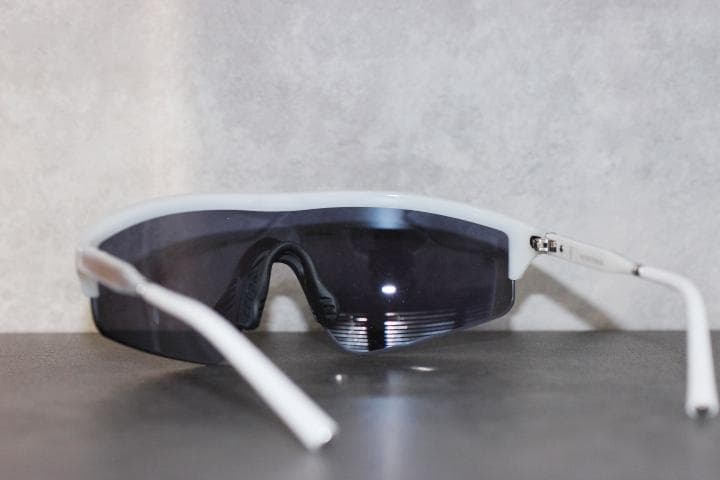 オリバーピープルズ × ロジャーフェデラー R-7 シールドサングラス スポーツ