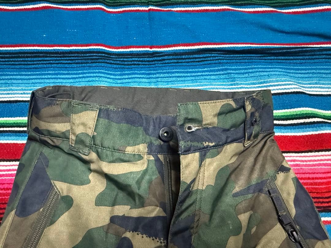 中古　thirtytwo 迷彩 スノーボードウェア XS サーティーツー　キッズ