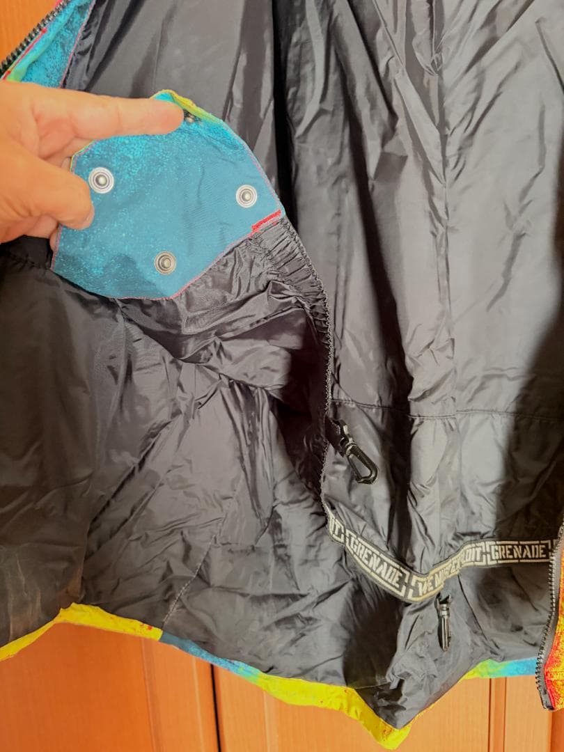 GRENADE レインボー スノーボードウェア（ジャケットL / パンツXL）
