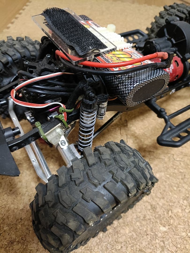 *様 【本気仕様】アキシャルSCX10ジープ ラングラー真鍮カスタム ロックク