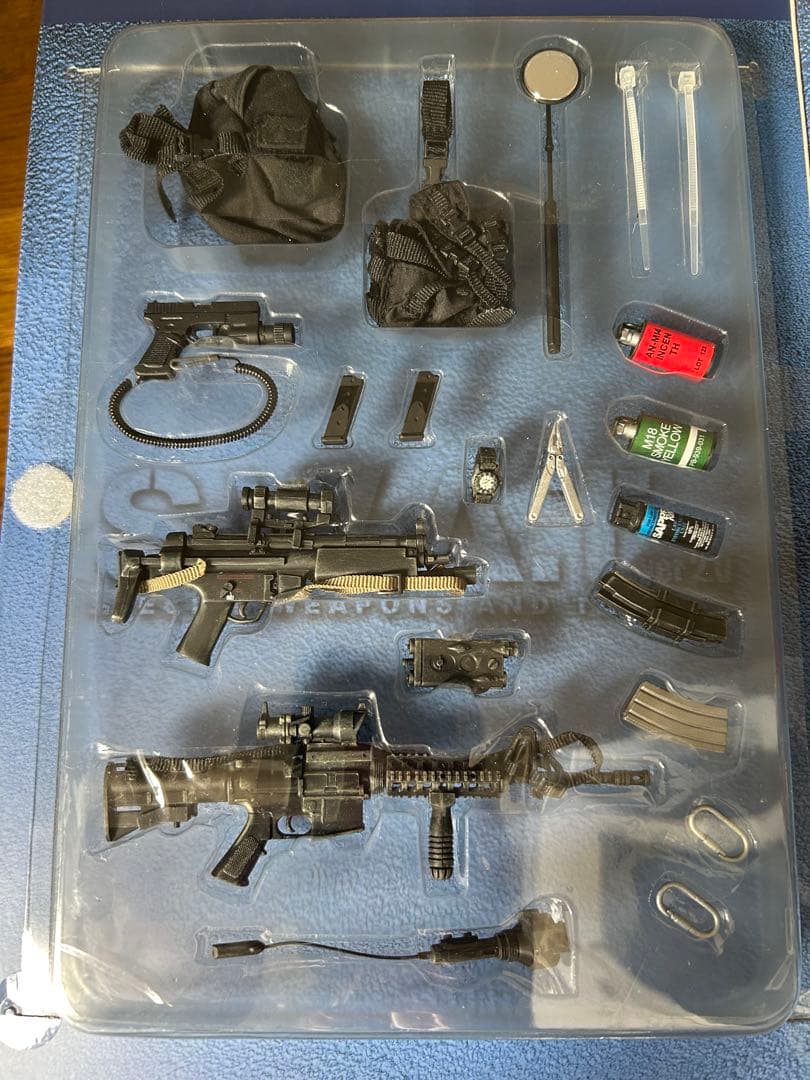 【ウェイン】1/6 SWATとnight ops jumper 2体セット