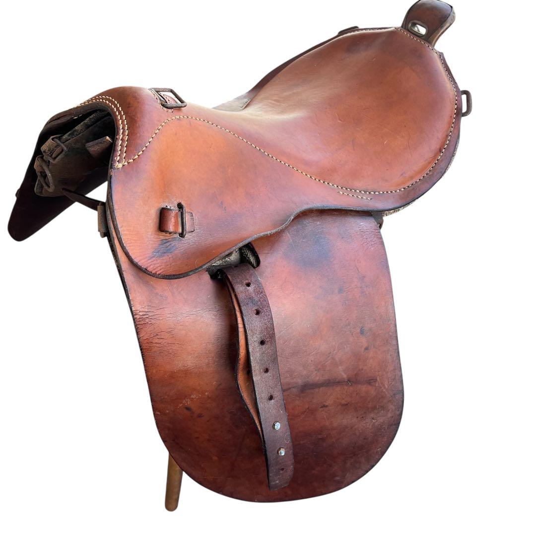 ヴィンテージ　馬　鞍　皮