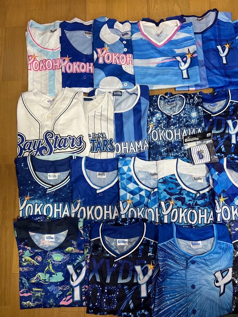 美品 横浜Denaベイスターズ ユニフォーム27枚＆Tシャツ＆リストバンドセット