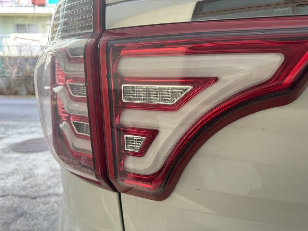 11-15y　フォードエクスプローラー用社外テールランプ