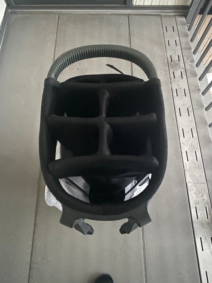 OAKLEY キャディバッグ ホワイト/ブラック　10インチ　6分割　フード付き