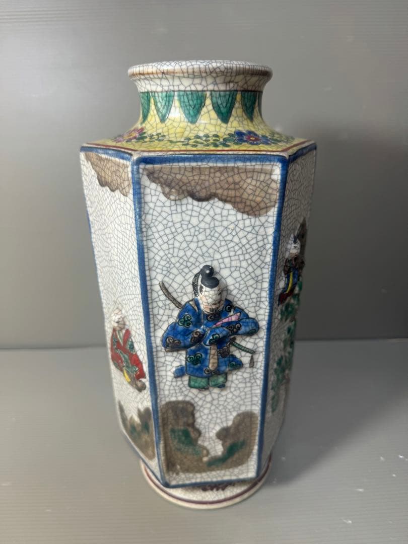 2610 希少　九谷焼　古九谷　ヒビ焼六歌仙人錦工入　六角花瓶　時代物
