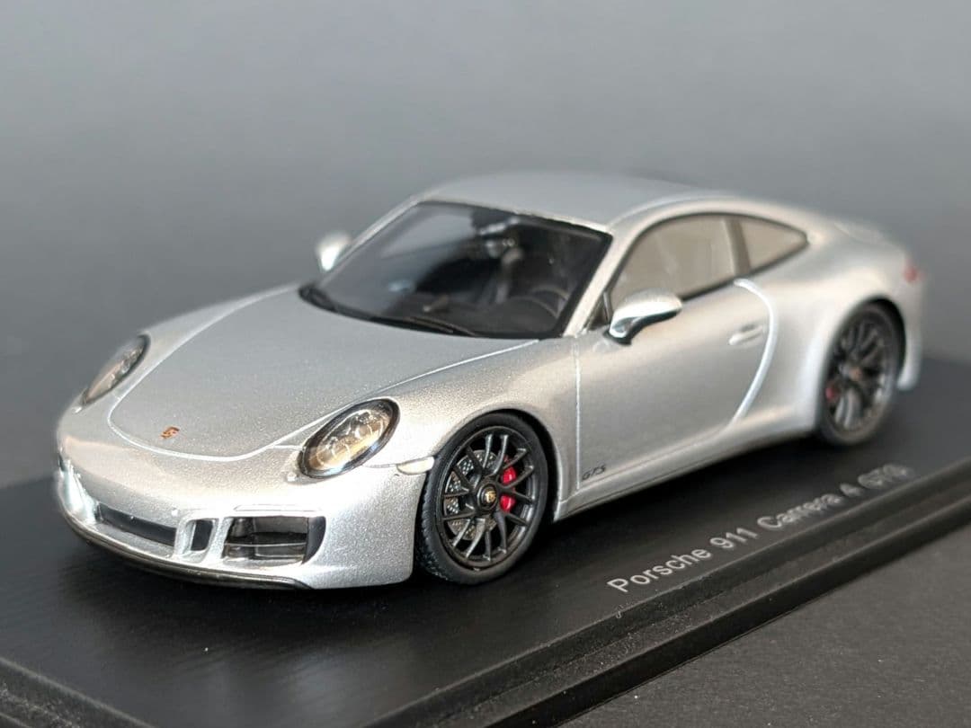 スパーク 1/43 Porsche 911 カレラ4 GTS 2018 シルバー