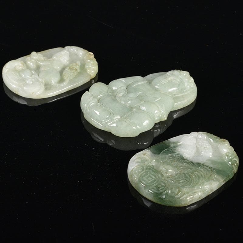 中国　玉石翡翠玉彫刻　仏像　神獣刻など　根付　玉器　玉珮　3点　C　R6179