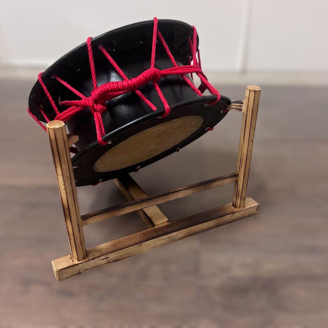 フォロー割【新品】【蔵出し】締め太鼓 牛革 和太鼓 バチ付 台付 入門用
