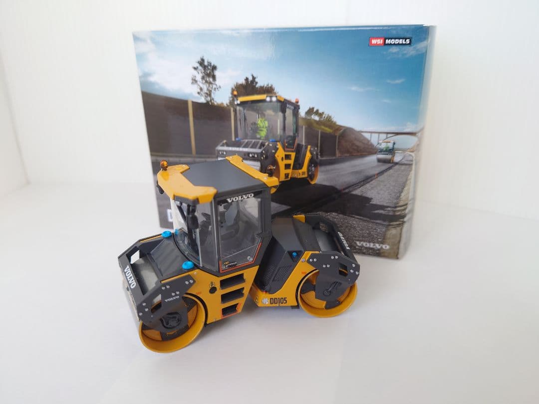 VOLVO　1/50　ボルボ　DD105　ロードローラー