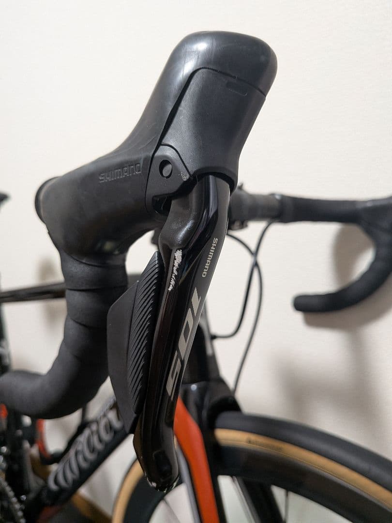 Wilier GTR team disc 105Di2 カーボンホイール完成車