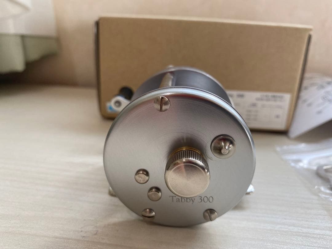 ★☆ 激レア　五十鈴工業　ベイトリール　Tabby 300 タビー　300 新品