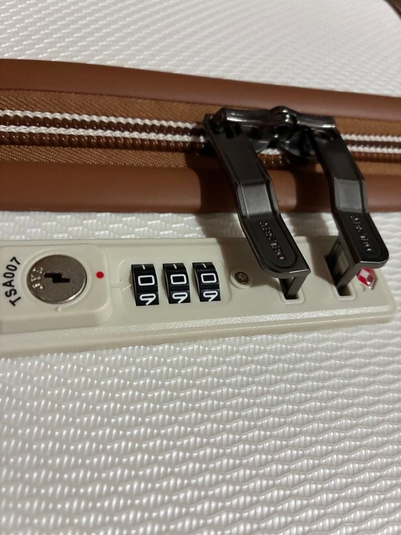 【新品未使用】DELSEYキャリーケース