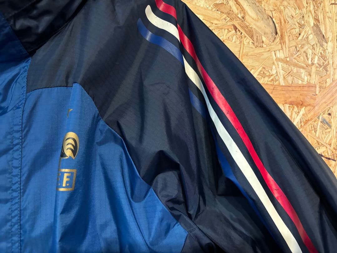 02-04 フランス代表 adidas アディダス　ナイロンジャケット 古着