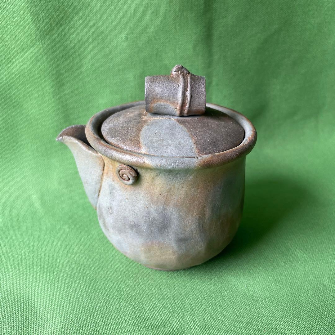 備前焼手びねり宝瓶 竹摘み さんぎり②