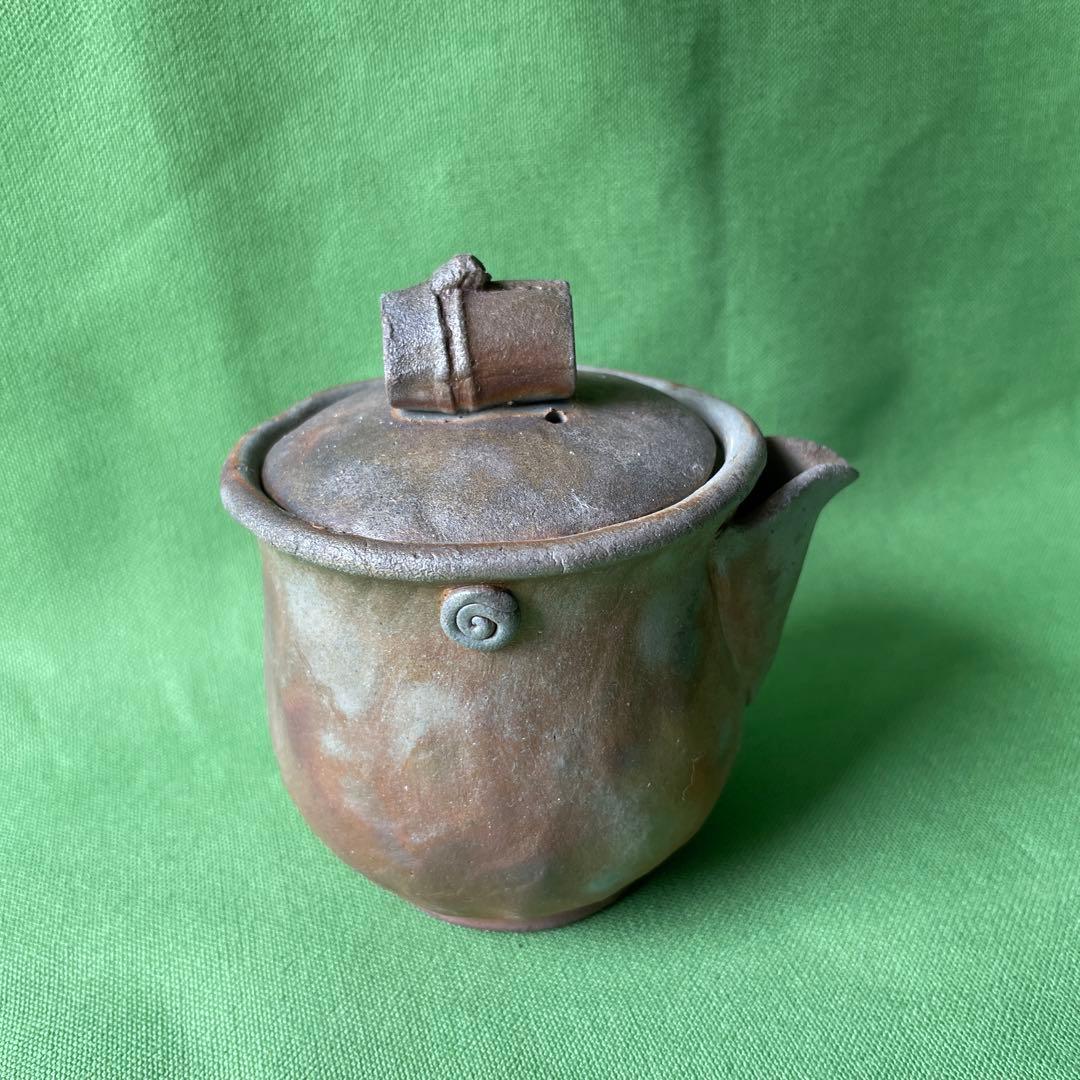 備前焼手びねり宝瓶 竹摘み さんぎり②