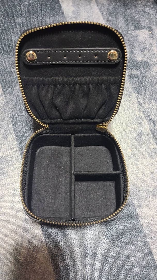 NIL DUE NIL UN アクセサリーケース