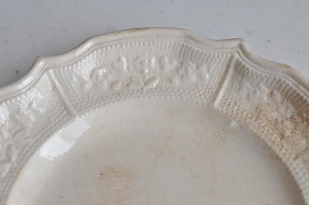 フランスアンティーク　ランヴェルヴィレー　１９世紀　レリーフ皿　　 (3549)