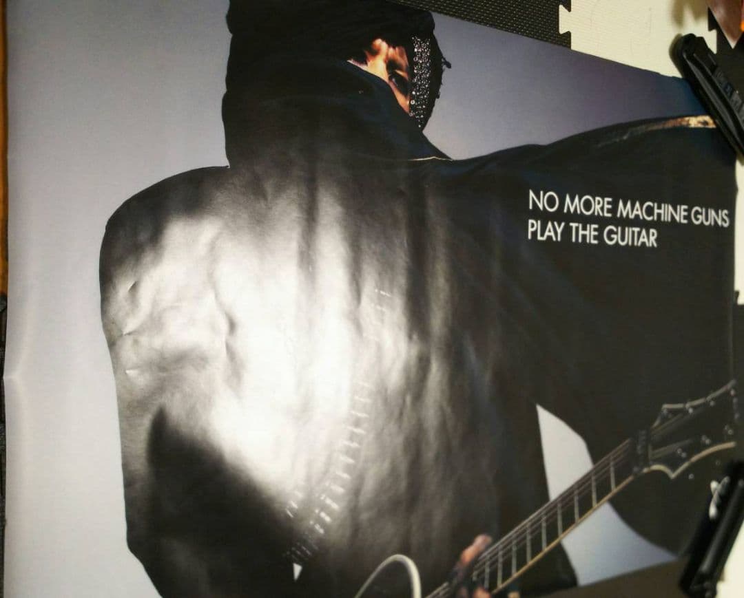 希少SUGIZOミリタリー大判ポスター黒服ギター黒ターバンX JAPANルナシー