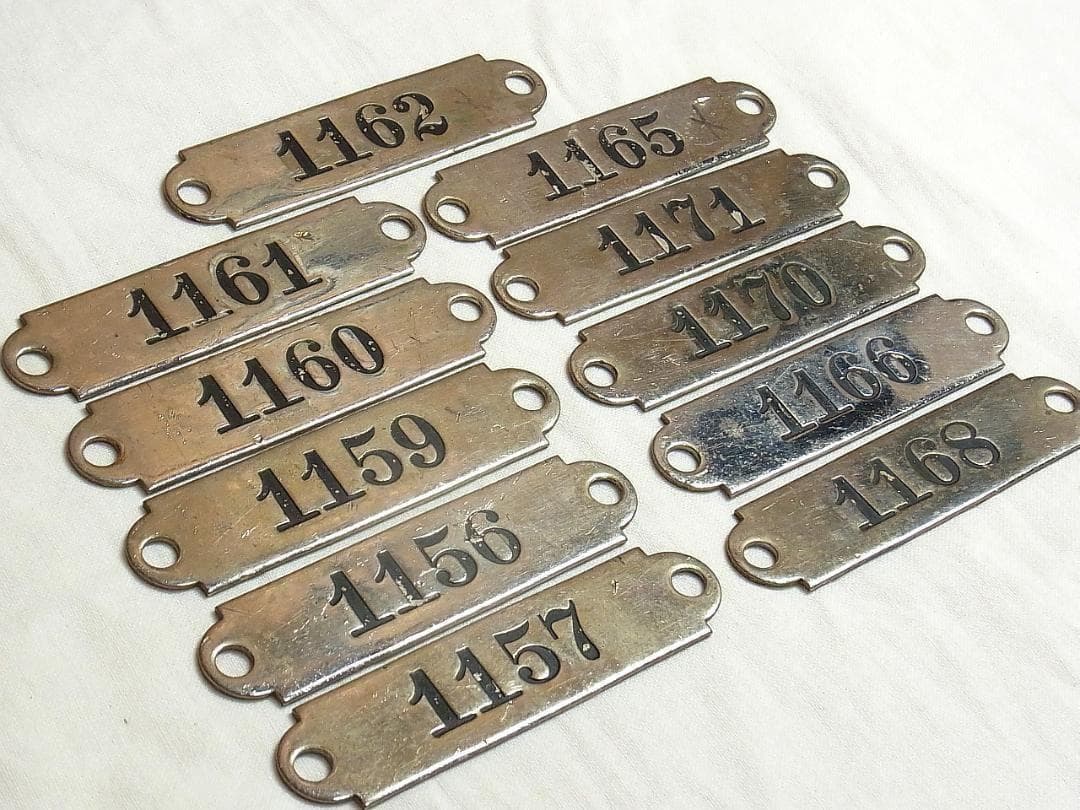 ヴィンテージ 金属ナンバープレート タグ １１枚 USA ／ルーム／ロッカー