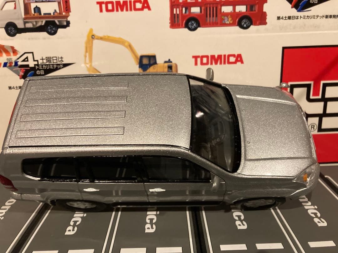 トヨタ　ランドクルーザープラド　カラーサンプル